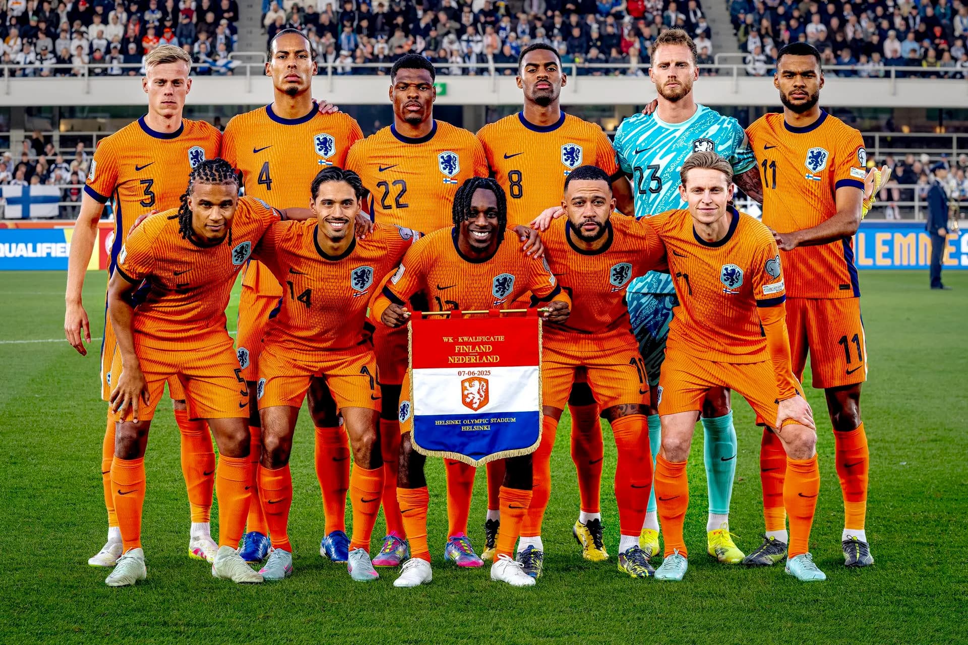 هلند برای دیدار حذفی با مراکش وارد مونتری شد